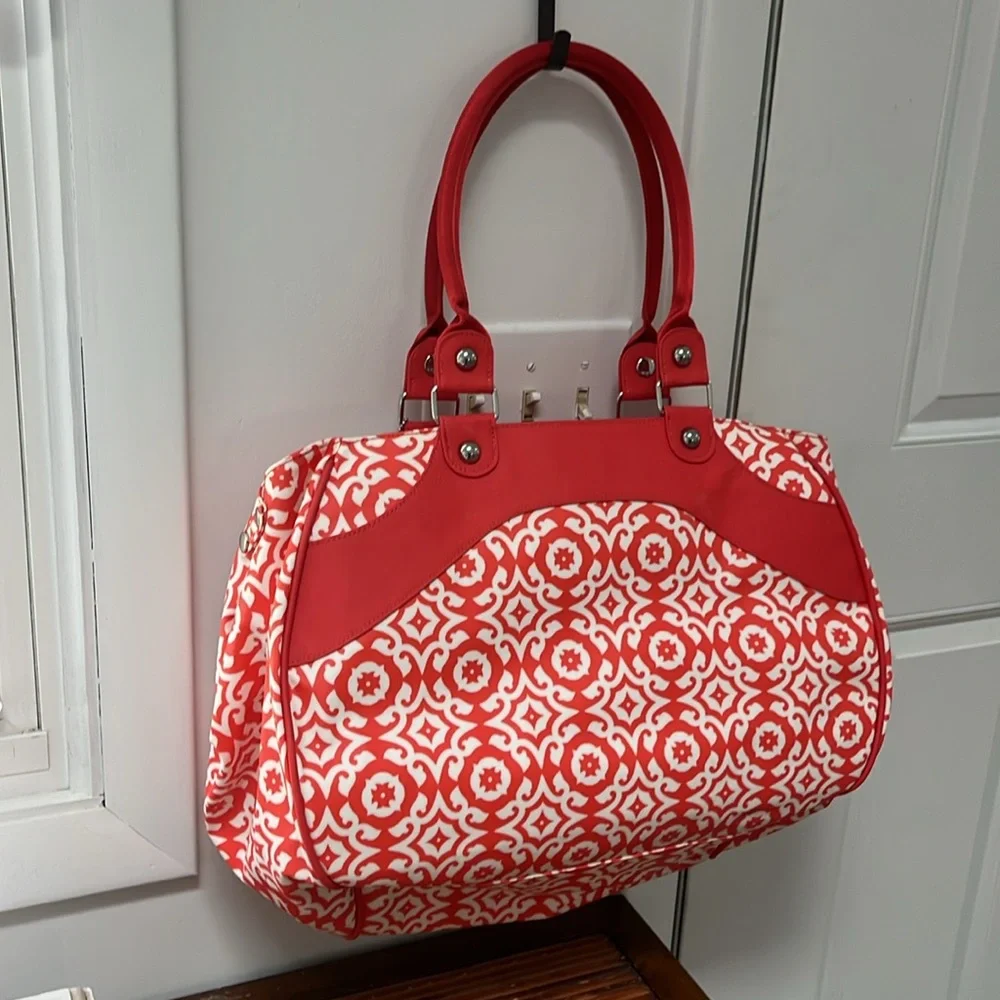 Petunia Pickle Bottom Relaxing in Rimini Wistful Weekender/Diaper Bag,NWT